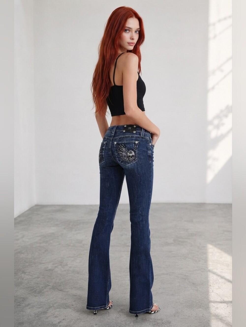 NWT Miss Me "Can't Be Tamed" Low-Rise Bootcut Jeans (Sz 30)